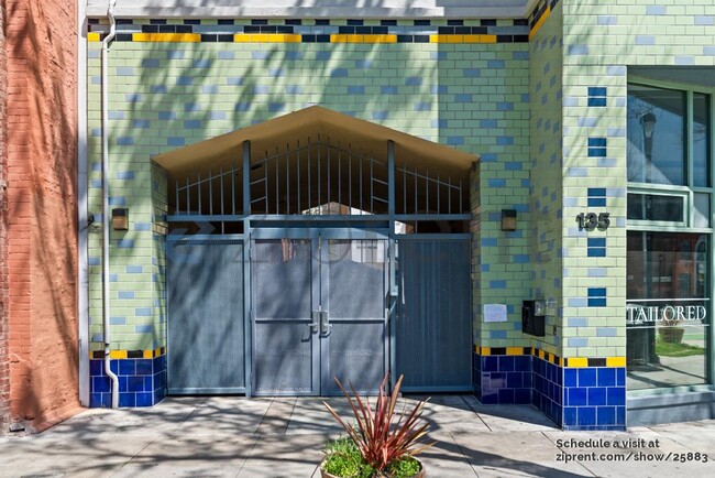 Foto del edificio - 135 Valencia St