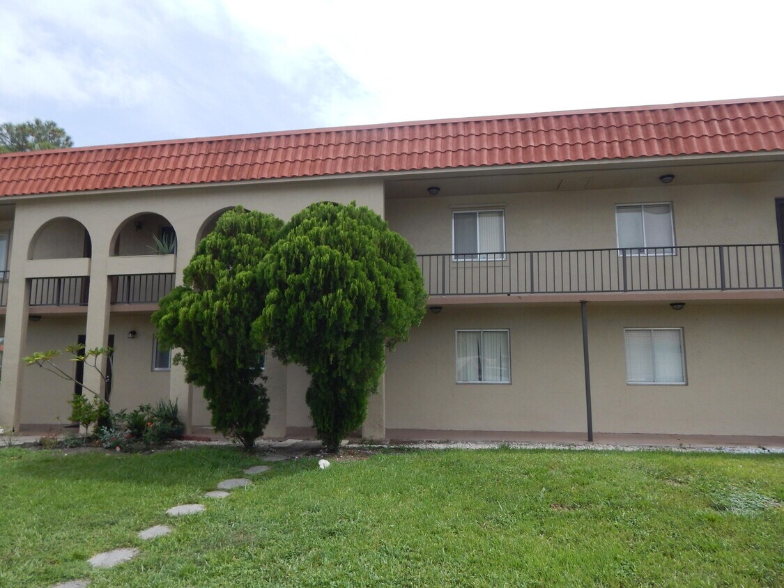 Foto principal - 6054 Forest Hill Blvd