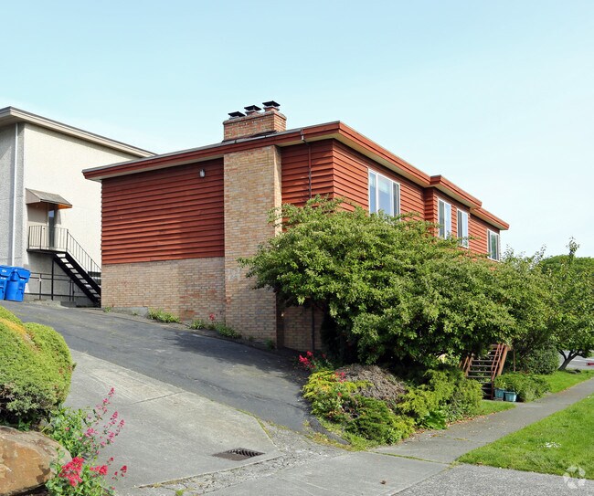 Building Photo - 4251 27th Ave W