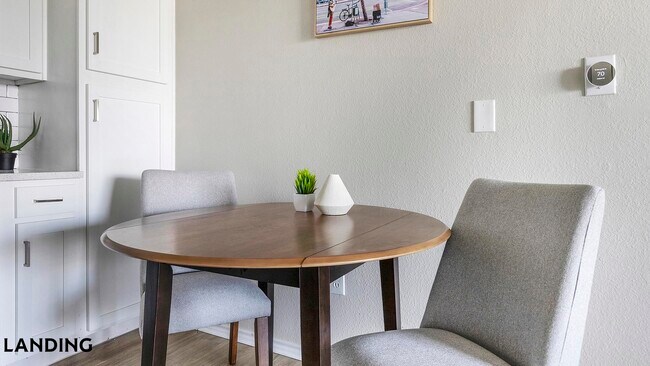 Foto del edificio - 7027 Farm-To-Market Rd 78