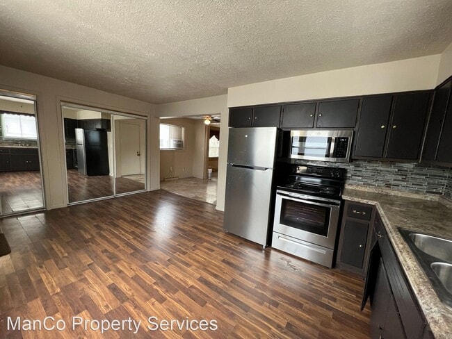Building Photo - 3 br, 1 bath House - 2256 Benton Ave.