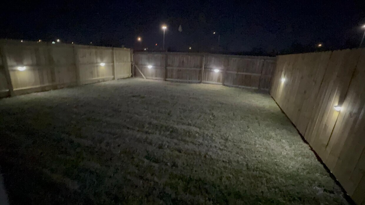 Building Photo - 8319 V. Pisa