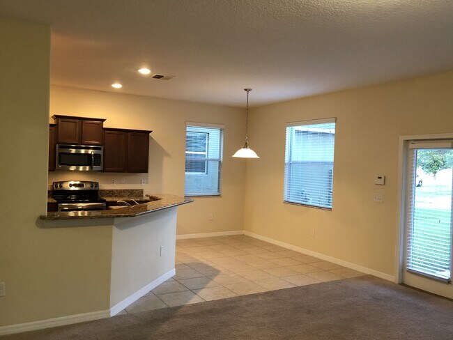 Foto del edificio - Beautiful Renovated 3/2.5 Located In Independence