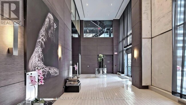 Building Photo - 33 Shore Breeze Dr