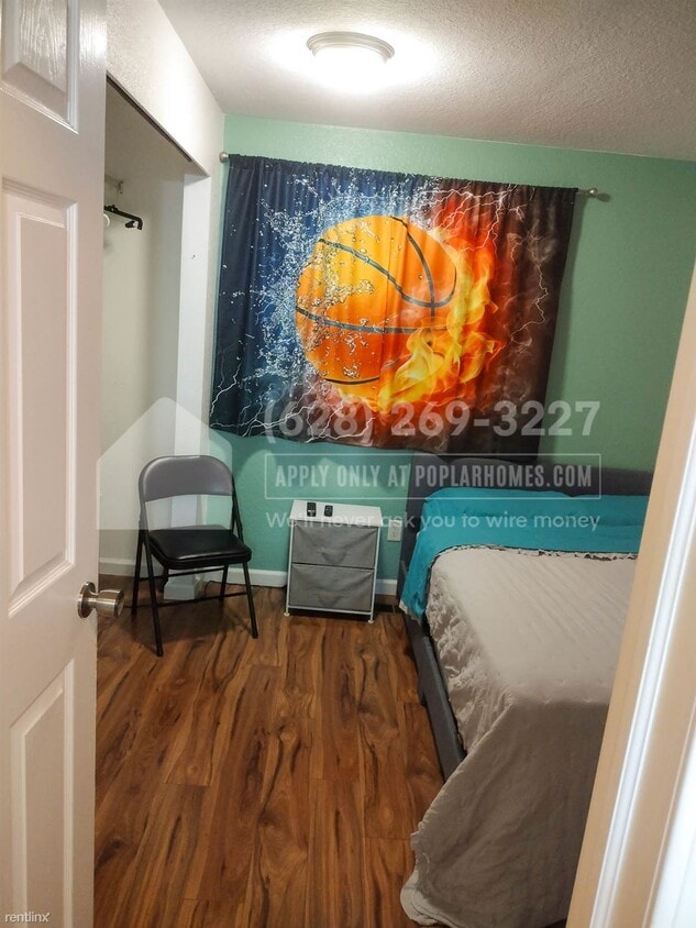 Primary Photo - 3 br, 2 bath House - 217 Hawthorne Avenue S -