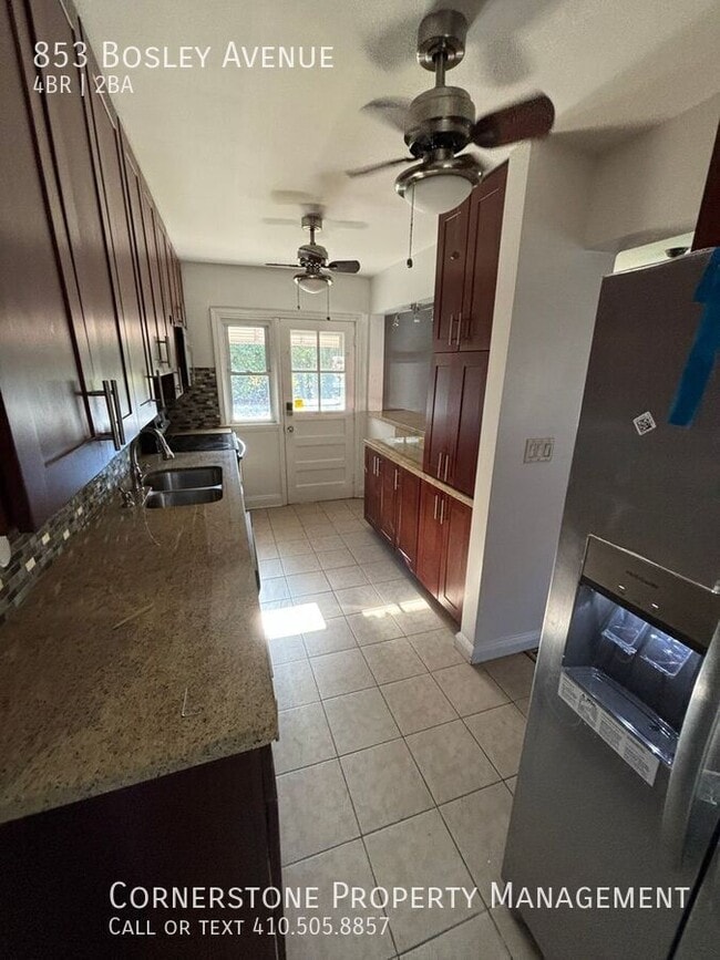 Foto del edificio - 853 Bosley Ave