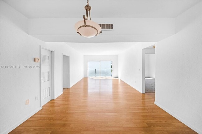 Foto del edificio - 1880 S Treasure Dr