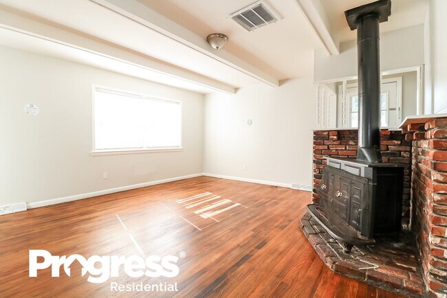 Foto del edificio - 1347 Jackson Ave