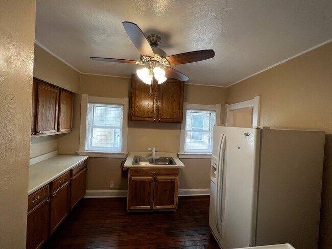 Kitchen - 358 Rockingham St