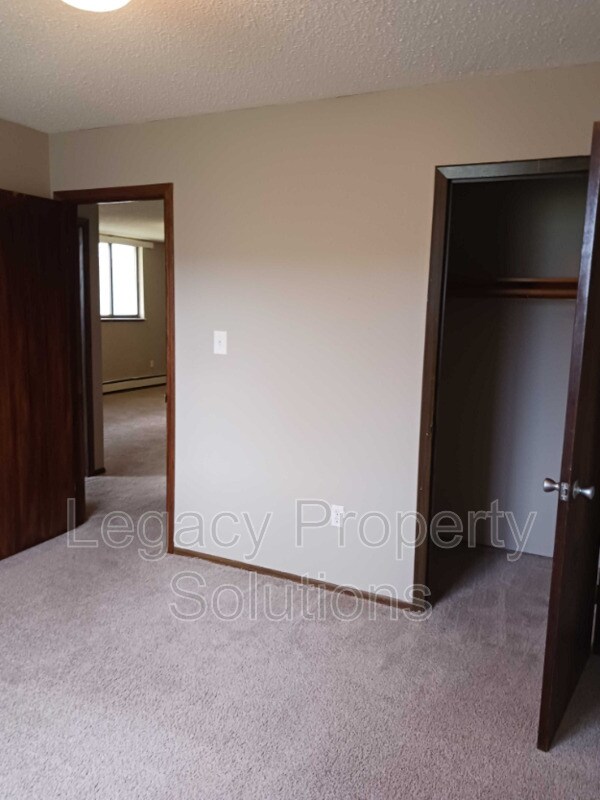 Building Photo - 1017 S 3rd St