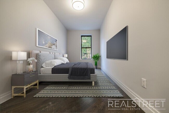 Building Photo - NEWLY RENOVATED 3 BED 2 BATH APT in Brooklyn Heights!