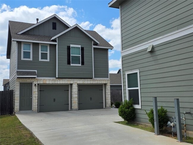 Building Photo - 1329 Weatherford Ln
