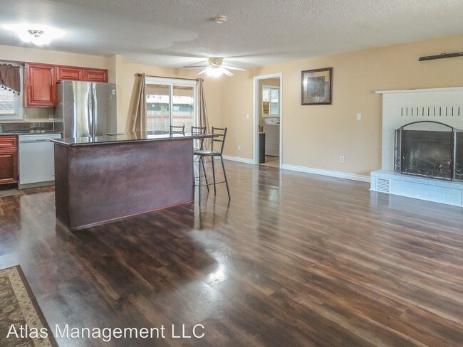 Foto del edificio - 1230 W Lincoln St