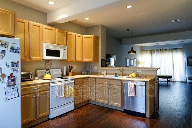 Building Photo - 2767 W Riverwalk Cir