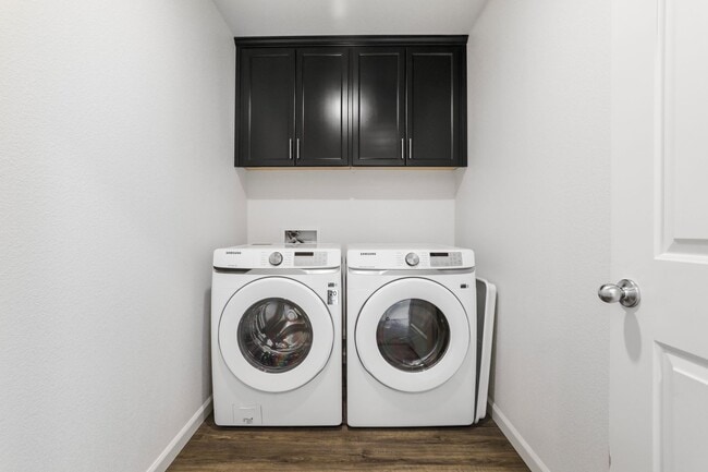 Building Photo - Wonderful Like-New 4br Home