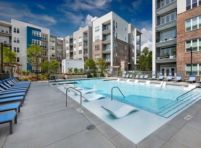 Photo - AMLI Piedmont Heights Apartments