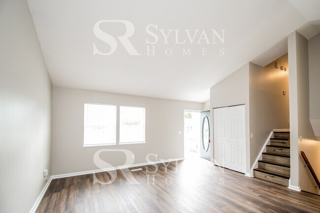 Building Photo - Your dream home awaits