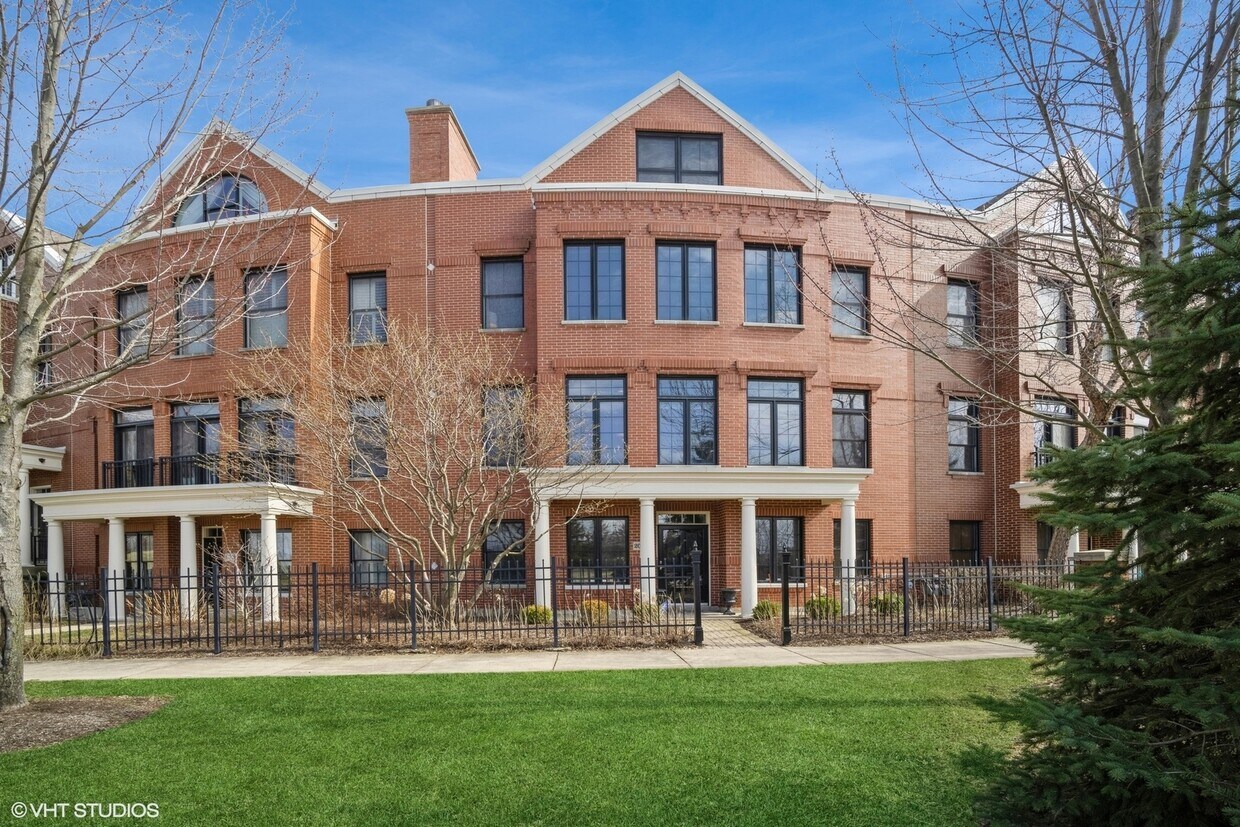 Primary Photo - 2048 Valor Ct
