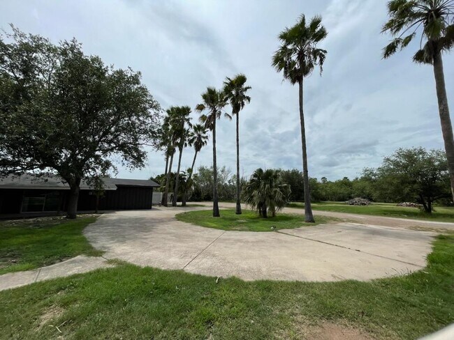 Foto del edificio - 1709 E Sioux Rd