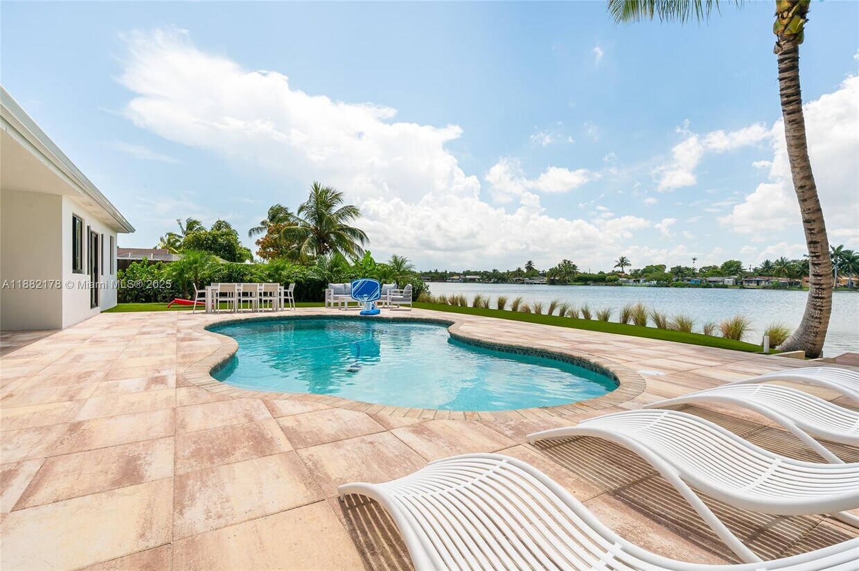 Foto principal - 21230 NE 25th Ct