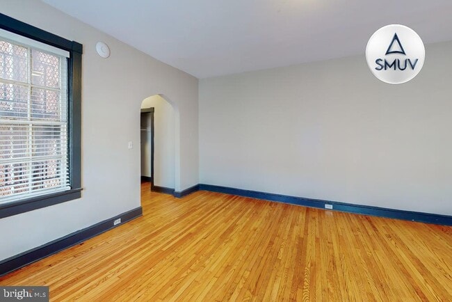 Foto del edificio - 24 E Madison St