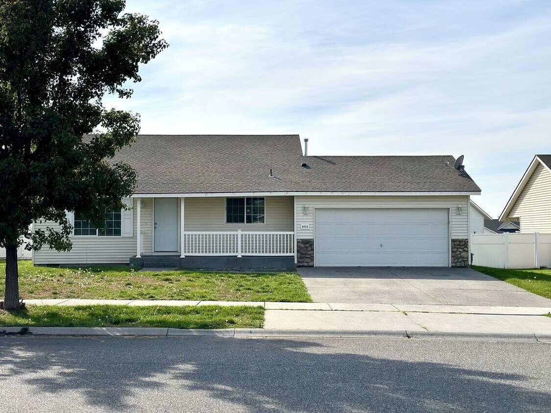 Primary Photo - Charming Single Family Home in West Pasco!