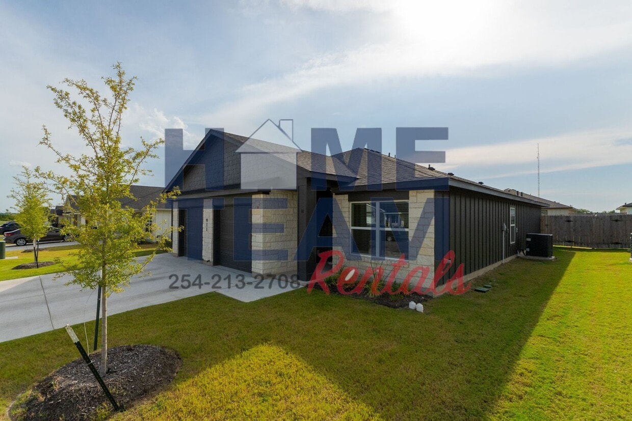 Foto principal - 911 Cherry Laurel Ln