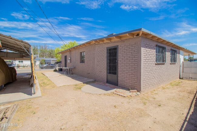 Foto del edificio - 321 Walsh Ln