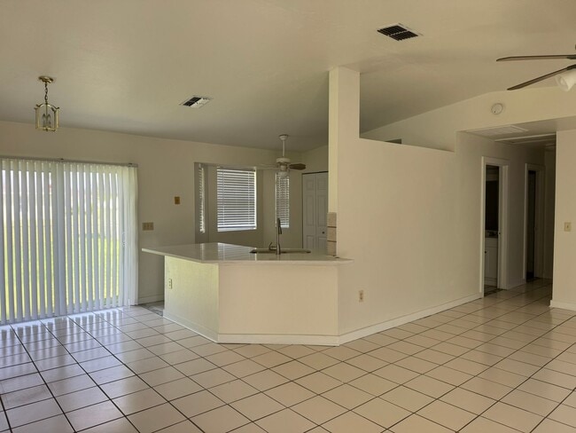 Building Photo - 3/2 Single Family Home in Lehigh Acres for...