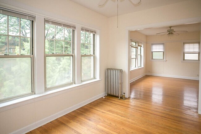 Foto del edificio - 1919 W Winona St