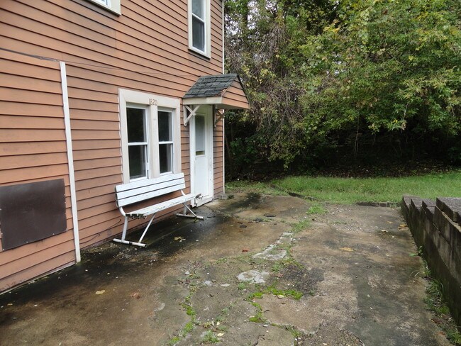 Building Photo - 1820 Mt Joseph St