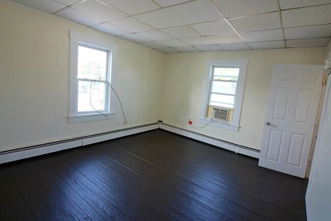 Building Photo - 76 Wallis St