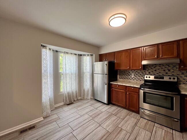 Building Photo - 37 Kinsman View Cir