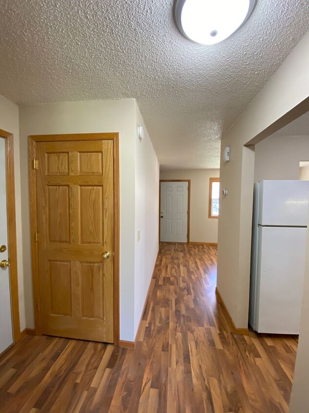 Primary Photo - 2 Bed 1 Bath Townhome