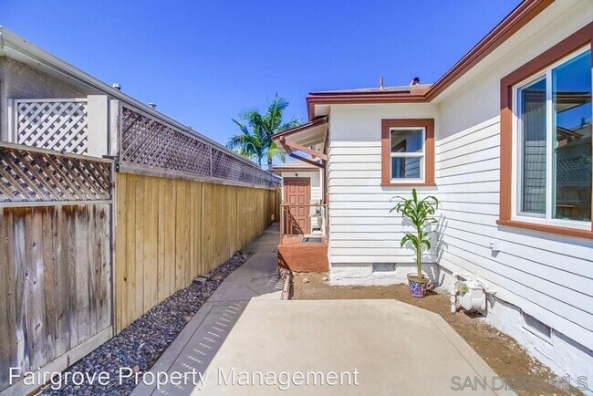 Foto del edificio - 2 br, 1 bath House - 3485 Myrtle Ave