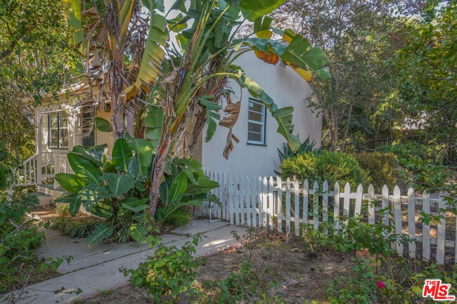 Building Photo - 4164 Stansbury Ave