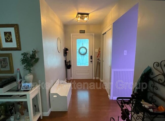 Foto del edificio - 24 Coachlight Dr