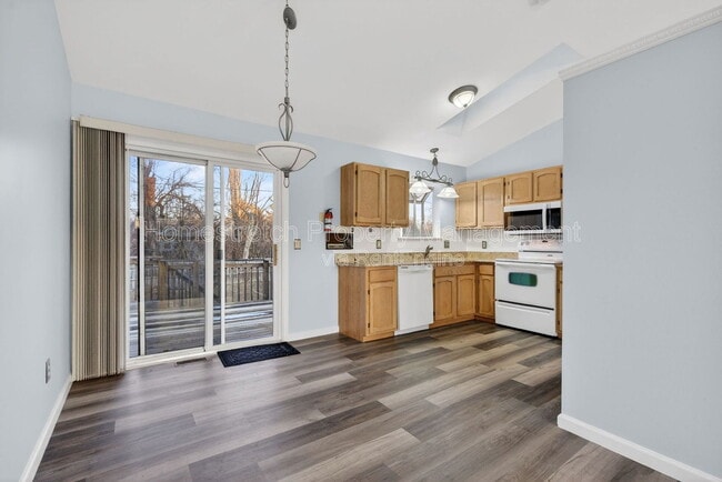 Building Photo - 4 Devondale Pl