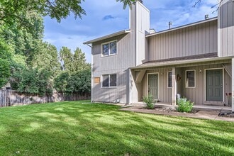 Building Photo - 2606 Davidson Dr
