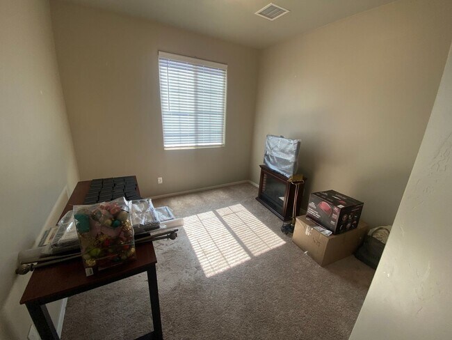 Foto del edificio - HOME FOR RENT IN HORIZON