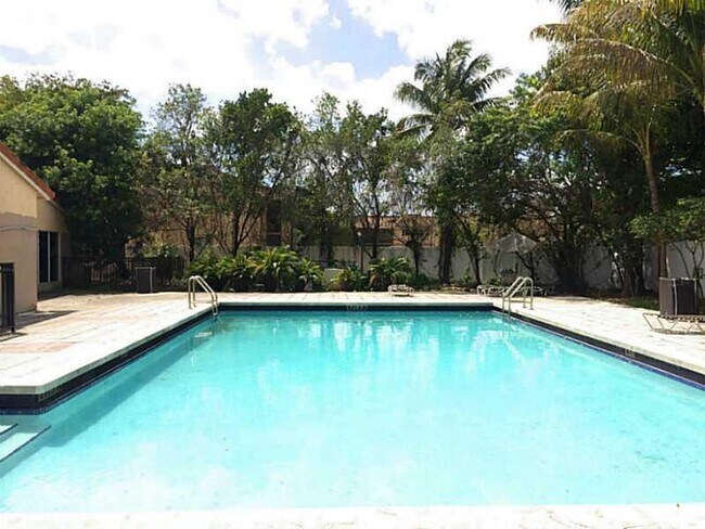 Foto del edificio - 6045 NW 186th St