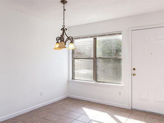 Building Photo - 11135 Quail Pass