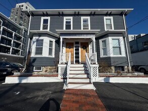 Building Photo - 58 Hichborn St
