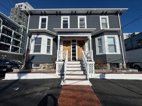 Building Photo - 58 Hichborn St