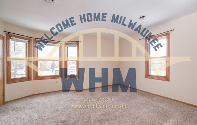 Building Photo - Calling All Bay View Dreamers! Ready to di...