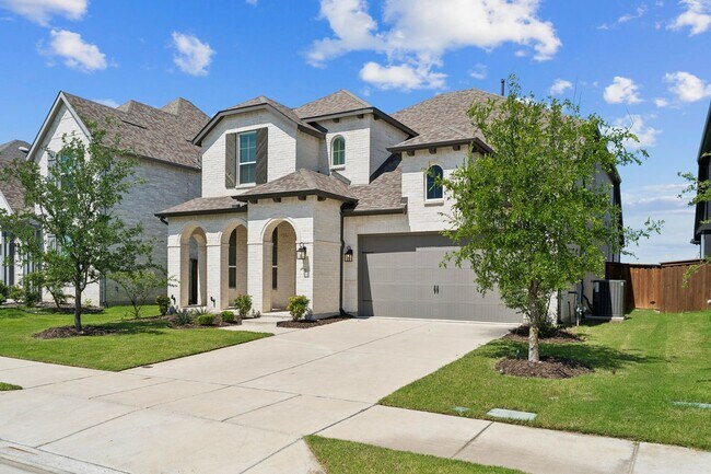 Foto del edificio - Luxury Waterfront Home in Celina | 4 Bed • 4 Bath • Premium Appliances Included • Resort-Style Co...