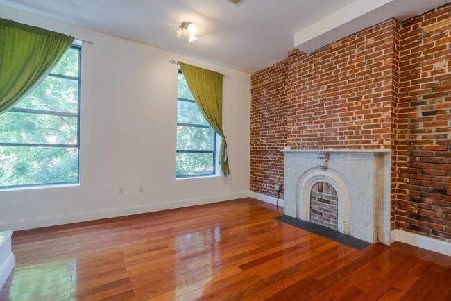 Foto del edificio - 604 1/2 GROVE St