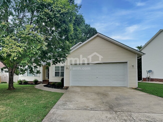 Building Photo - 976 Scottland Dr