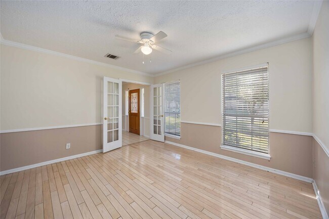 Foto del edificio - 5411 Mossy Timbers Dr