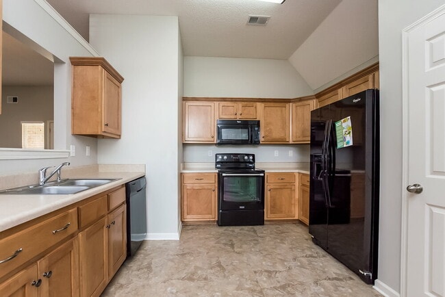 Building Photo - 7972 Ridgedale Dr